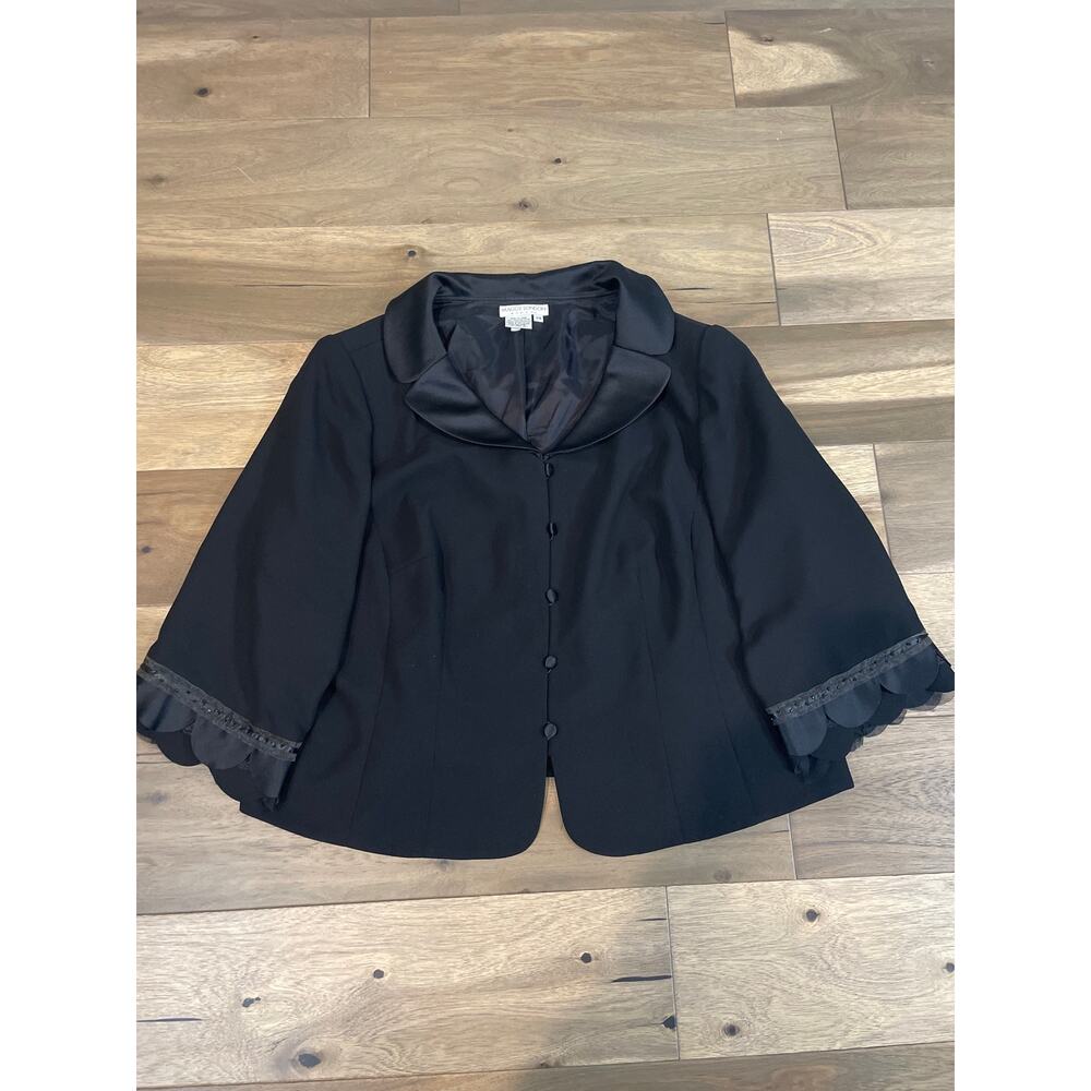 Maggy London Skirt Suit Size 24 Black Chiffon Trim Scalloped Hem Lined - Picture 10 of 13